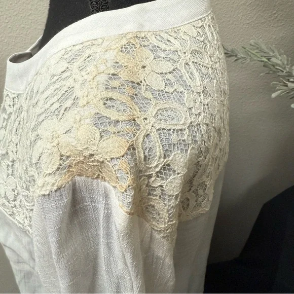 Democracy Cream Lace Yoke Button Front Blouse Top XL Boho Chic Lightweight - Picture 3 of 8